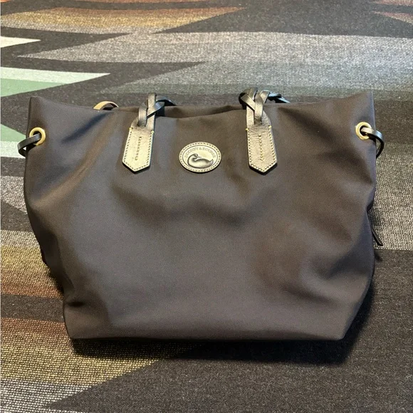 Classic Dooney and Bourke Nylon Black Tote Bag - Picture 1 of 11